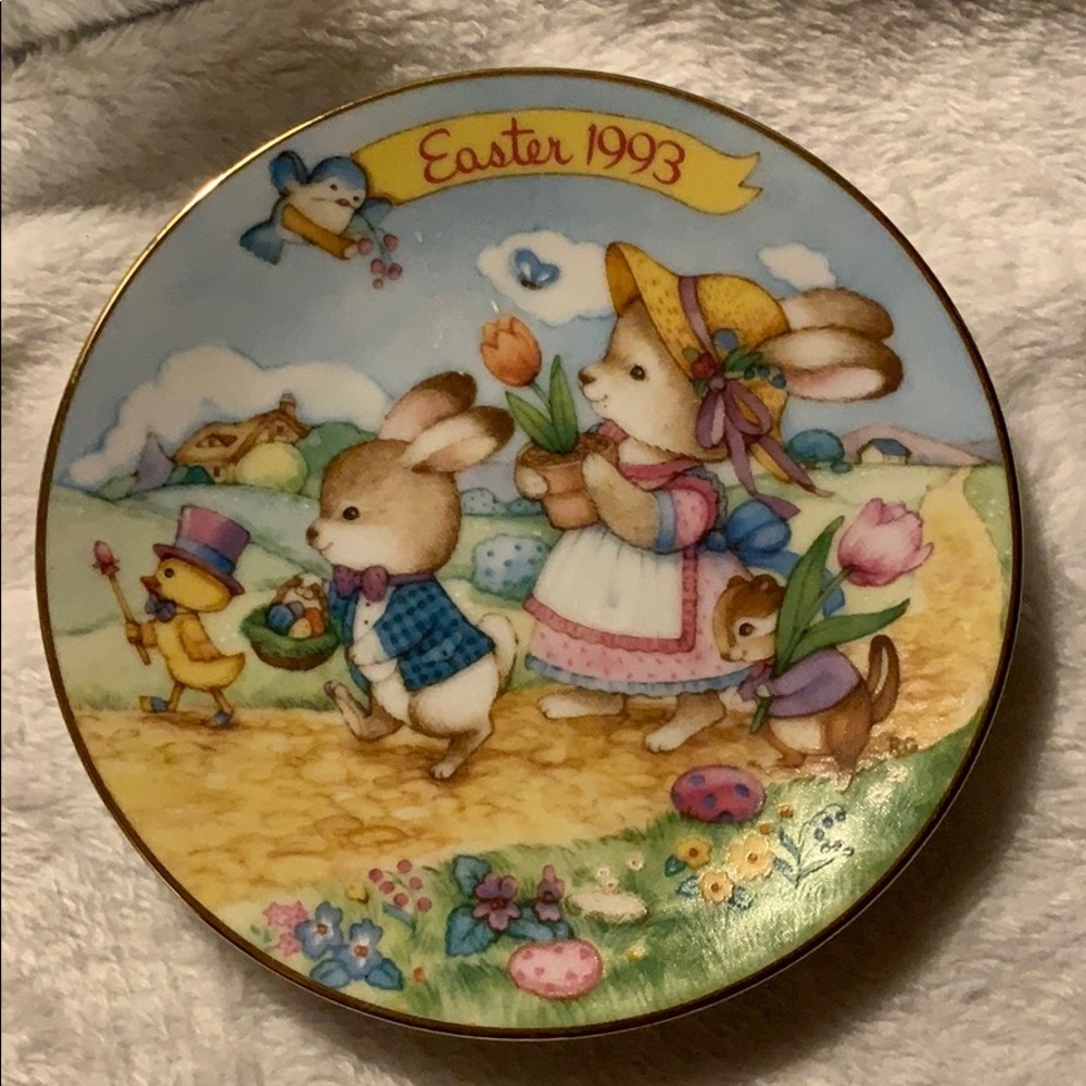 Avon Commemorative 1993 Easter Plate-“E. Parade”